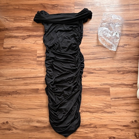cameo Dresses & Skirts - NWT Black Off-Shoulder Dress